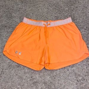 UNDER ARMOUR X-SMALL NEON ORANGE SHORTS